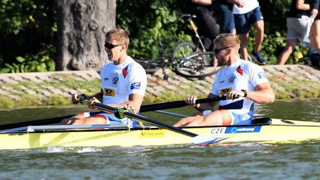 Dvojka bez kormidelníka Jakub Podrazil (vlevo), Lukáš Helešic při semifinále MS v Plovdivu. Dvojka bez kormidelníka Jakub Podrazil (vlevo), Lukáš Helešic při semifinále MS v Plovdivu.