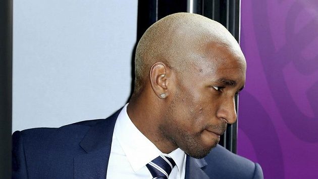 Jermain Defoe po příjezdu anglické reprezentace do Krakova. Jermain Defoe po příjezdu anglické reprezentace do Krakova.