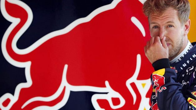 Jak to dělají? Pilot týmu Red Bull Sebastian Vettel usiluje o pátý titul v řadě, pořadí MS ale vládnou jezdci Mercedesu. Jak to dělají? Pilot týmu Red Bull Sebastian Vettel usiluje o pátý titul v řadě, pořadí MS ale vládnou jezdci Mercedesu.