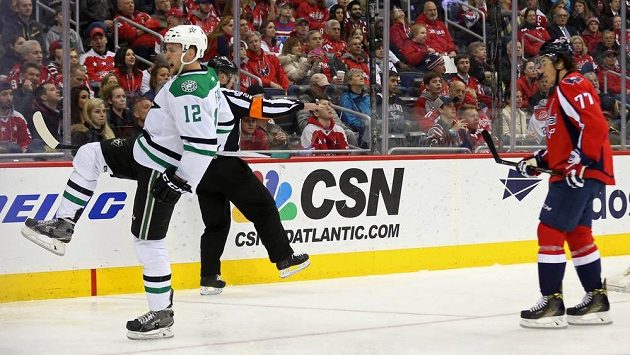 Útočník Dallasu Radek Faksa se raduje z gólu proti Washingtonu. Útočník Dallasu Radek Faksa se raduje z gólu proti Washingtonu.