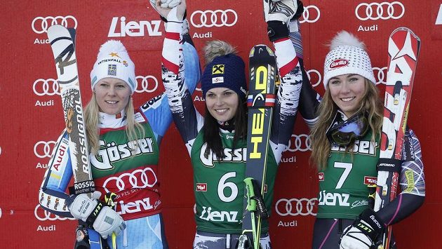 Stupně vítězů po závodu SP v obřím slalomu žen v Lienzu: (zleva)Jessica Lindell-Vikarbyová, Anna Fenningerová a Mikaela Shiffrinová. Stupně vítězů po závodu SP v obřím slalomu žen v Lienzu: (zleva)Jessica Lindell-Vikarbyová, Anna Fenningerová a Mikaela Shiffrinová.