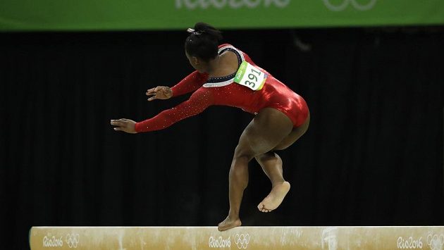 Americká gymnastka Simone Bilesová na kladině zaváhala, skončila bronzová. Americká gymnastka Simone Bilesová na kladině zaváhala, skončila bronzová.