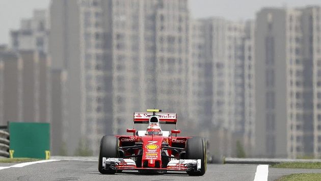 Fin Kimi Räikkönen s ferrari v Šanghaji. Fin Kimi Räikkönen s ferrari v Šanghaji.