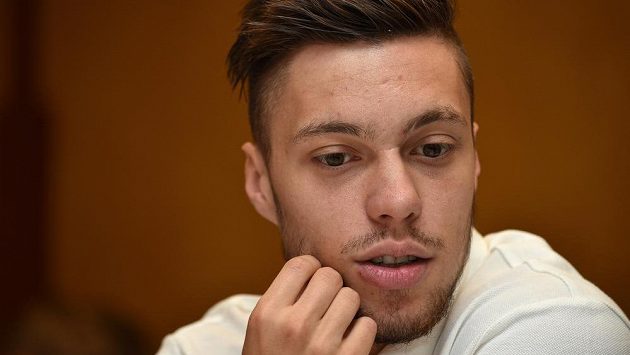 Václav Kadlec na srazu české fotbalové reprezentace. Václav Kadlec na srazu české fotbalové reprezentace.