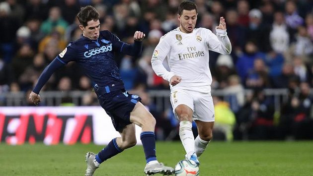 Eden Hazard (v bílém) Realu v zápase proti Barceloně nepomůže Eden Hazard (v bílém) Realu v zápase proti Barceloně nepomůže