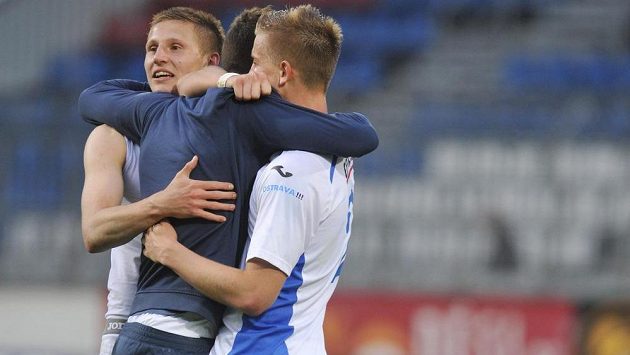 Fotbalisté Ostravy se radují z vítězství v Olomouci. Fotbalisté Ostravy se radují z vítězství v Olomouci.