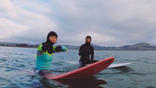 Stačí vzít neopren a oceán je váš. Stačí vzít neopren a oceán je váš.