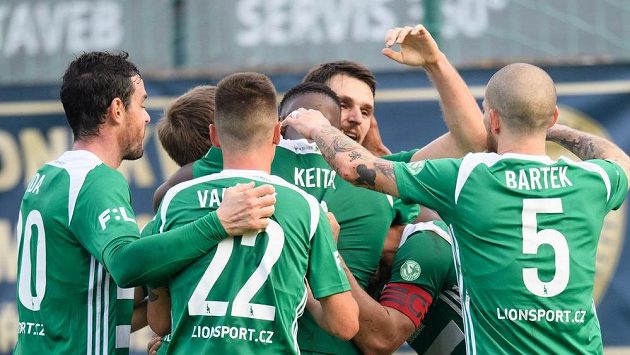 Fotbalisté Bohemians oslavují gól na 1:0 během utkání 13. kola Fortuna ligy s Opavou. Fotbalisté Bohemians oslavují gól na 1:0 během utkání 13. kola Fortuna ligy s Opavou.