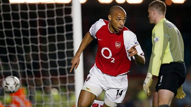 Thierry Henry ještě v dresu Arsenalu. Thierry Henry ještě v dresu Arsenalu.