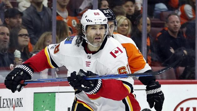Jaromír Jágr v zápase na ledě Philadelphie. Jaromír Jágr v zápase na ledě Philadelphie.