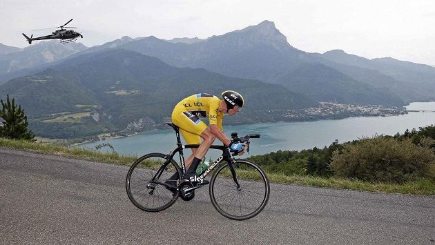 Christopher Froome z Velké Británie během časovky v 17. etapě Tour de France. Christopher Froome z Velké Británie během časovky v 17. etapě Tour de France.