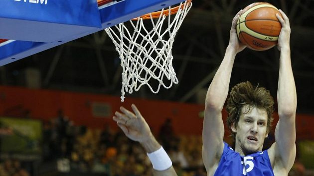Basketbalista Jan Veselý v duelu ME s Polskem. Basketbalista Jan Veselý v duelu ME s Polskem.