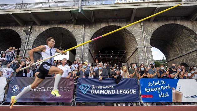 Švédský tyčkařský fenomén Armand Duplantis na mítinku Diamantové ligy v Lausanne. Švédský tyčkařský fenomén Armand Duplantis na mítinku Diamantové ligy v Lausanne.