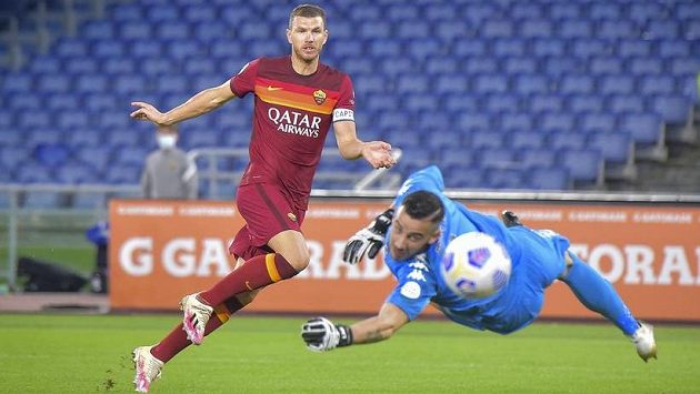 Edin Džeko měl proti Beneventu nabito... Edin Džeko měl proti Beneventu nabito...