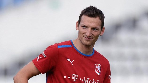 Útočník Libor Kozák během tréninku národního týmu. V úterý by se měl v sestavě objevit... Útočník Libor Kozák během tréninku národního týmu. V úterý by se měl v sestavě objevit...