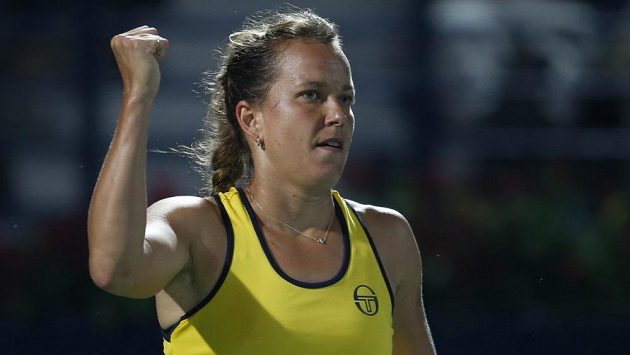 Česká tenistka Barbora Strýcová se raduje z postupu do finále turnaje v Dubaji. V semifinále porazila ve třech setech Caroline Garciaovou z Francie. Česká tenistka Barbora Strýcová se raduje z postupu do finále turnaje v Dubaji. V semifinále porazila ve třech setech Caroline Garciaovou z Francie.