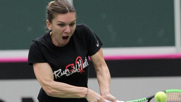 Simona Halepová se připravuje na víkendové utkání Fed Cupu proti Česku. Simona Halepová se připravuje na víkendové utkání Fed Cupu proti Česku.