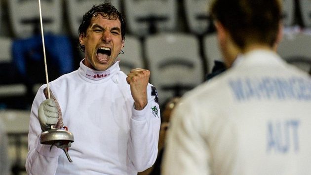 Kordistu Jiřího Berana ocení za gesto fair play, které předvedl na loňských olympijských hrách v Riu de Janeiro, i světová šermířská federace FIE. Kordistu Jiřího Berana ocení za gesto fair play, které předvedl na loňských olympijských hrách v Riu de Janeiro, i světová šermířská federace FIE.