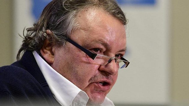 Prezident Českého hokeje Tomáš Král na tiskové konferenci. Prezident Českého hokeje Tomáš Král na tiskové konferenci.