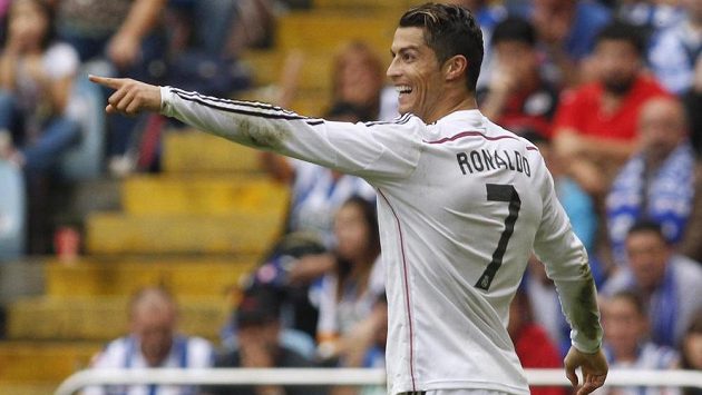 Útočník Realu Madrid Ronaldo se raduje po trefě v ligovém utkání proti Deportivu La Coruňa. Útočník Realu Madrid Ronaldo se raduje po trefě v ligovém utkání proti Deportivu La Coruňa.