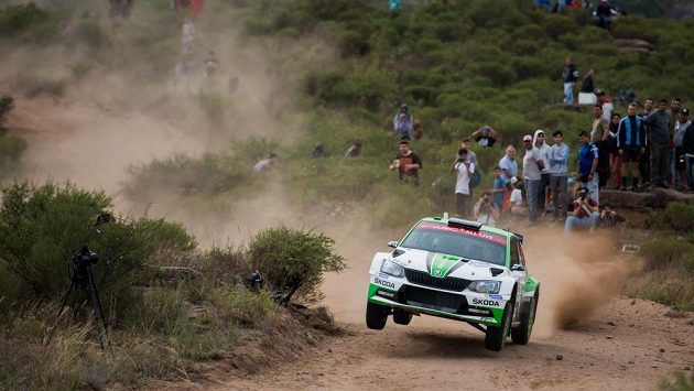 Fin Kalle Rovanperä se Škodou Fabia R5 na trati Argentinské rallye. Fin Kalle Rovanperä se Škodou Fabia R5 na trati Argentinské rallye.