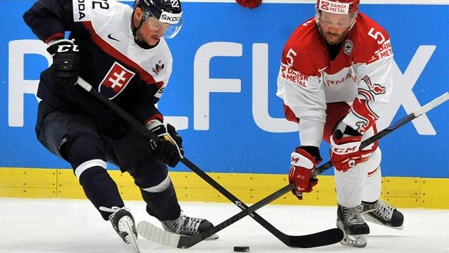 Vladimír Dravecký (vlevo) v souboji s Danielem Nielsenem z Dánska. Vladimír Dravecký (vlevo) v souboji s Danielem Nielsenem z Dánska.