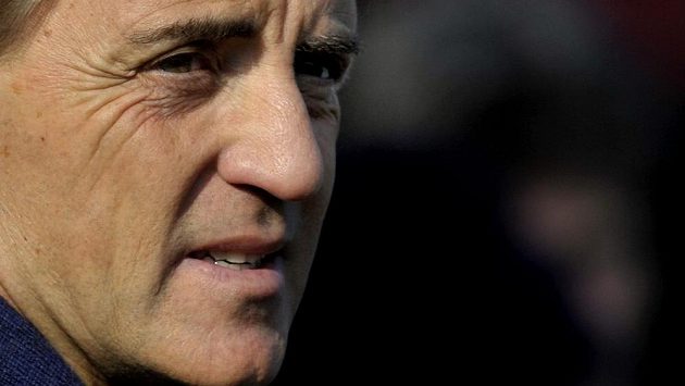 Trenér Roberto Mancini má v současné době v Interu velké starosti. Trenér Roberto Mancini má v současné době v Interu velké starosti.