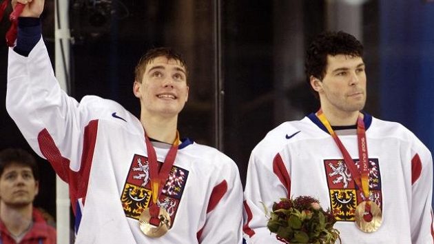 Rostislav Olesz (vlevo) a Jaromír Jágr spolu vybojovali bronz na olympijských hrách v Turíně. Teď budou společně oblékat dres New Jersey Devils. Rostislav Olesz (vlevo) a Jaromír Jágr spolu vybojovali bronz na olympijských hrách v Turíně. Teď budou společně oblékat dres New Jersey Devils.