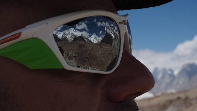 Odraz K2 v brýlích Radka Jaroše. Odraz K2 v brýlích Radka Jaroše.