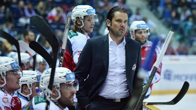 Trenér Pardubic Pavel Rohlík opět prohrál. Tentokrát vyhrál nad týmem z východu Čech Liberec. Trenér Pardubic Pavel Rohlík opět prohrál. Tentokrát vyhrál nad týmem z východu Čech Liberec.