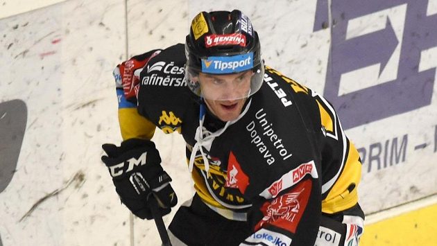 Litvínovský Viktor Hübl při utkání s Chomutovem. Litvínovský Viktor Hübl při utkání s Chomutovem.