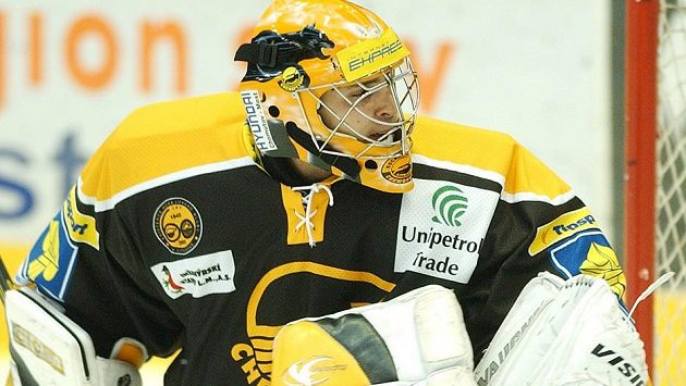 Kamil Jarina ještě v litvínovském dresu v sezóně 2005/2006. Kamil Jarina ještě v litvínovském dresu v sezóně 2005/2006.