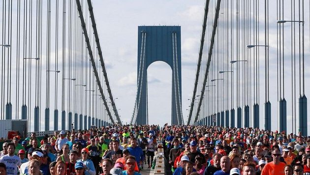 Most Verrazano-Narrows Bridge je neodmyslitelně spjat se startem maratonu. Most Verrazano-Narrows Bridge je neodmyslitelně spjat se startem maratonu.