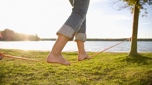 Slackline je fenoménem už nejen mezi lezci. Slackline je fenoménem už nejen mezi lezci.