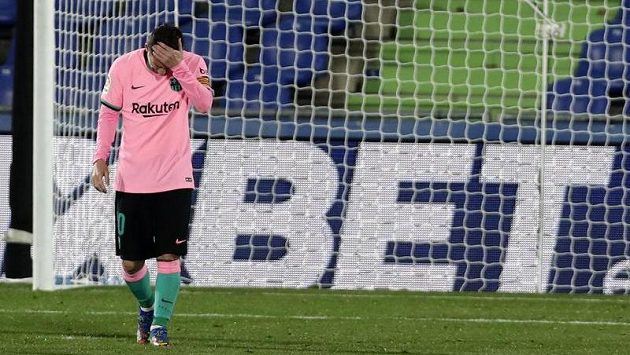 Barcelona jedná s fotbalisty o snížení platů, ti na dohodu nepřistoupili. Archivní foto Barcelona jedná s fotbalisty o snížení platů, ti na dohodu nepřistoupili. Archivní foto