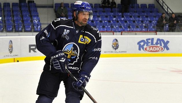 Hokejový útočník Jan Hlaváč vypomůže v závěru sezóny prvoligovému Kladnu. Hokejový útočník Jan Hlaváč vypomůže v závěru sezóny prvoligovému Kladnu.