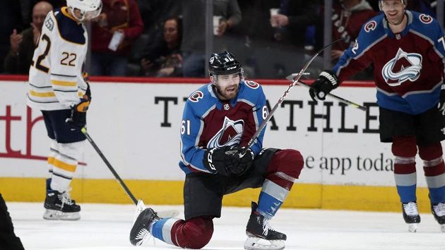 Český útočník Colorada Avalanche Martin Kaut slaví premiérový gól v NHL. Trefil se proti Buffalu. Český útočník Colorada Avalanche Martin Kaut slaví premiérový gól v NHL. Trefil se proti Buffalu.