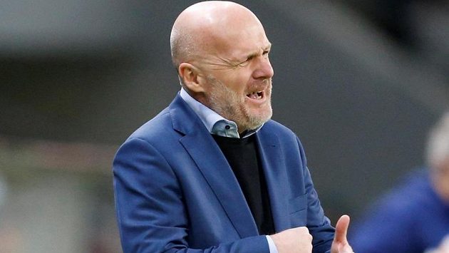 Kouč Kazachstánu Michal Bílek při utkání se Skotskem. Kouč Kazachstánu Michal Bílek při utkání se Skotskem.