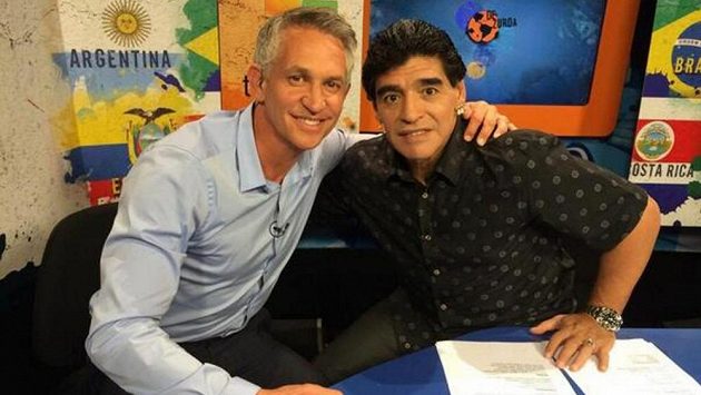 Gary Lineker na snímku se "starým známým" Argentincem Diegem Maradonou. Gary Lineker na snímku se "starým známým" Argentincem Diegem Maradonou.