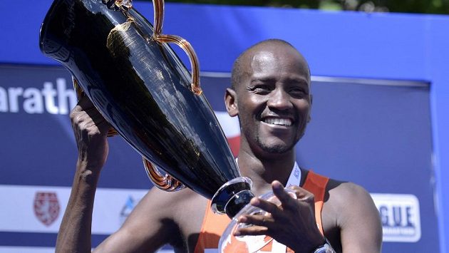 Vítěz Pražského mezinárodního maratónu Nicholas Kemboi reprezentaující Katar Vítěz Pražského mezinárodního maratónu Nicholas Kemboi reprezentaující Katar