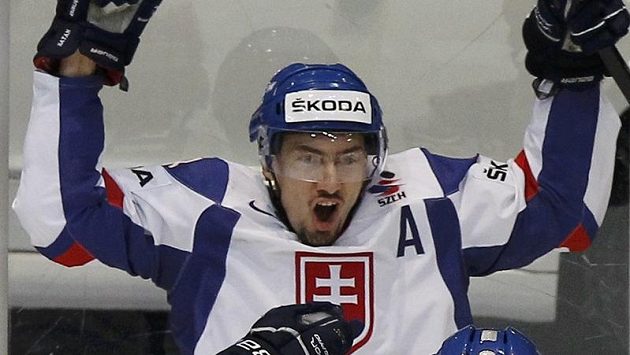 Miroslav Šatan se raduje ze své branky proti Kanadě. Miroslav Šatan se raduje ze své branky proti Kanadě.