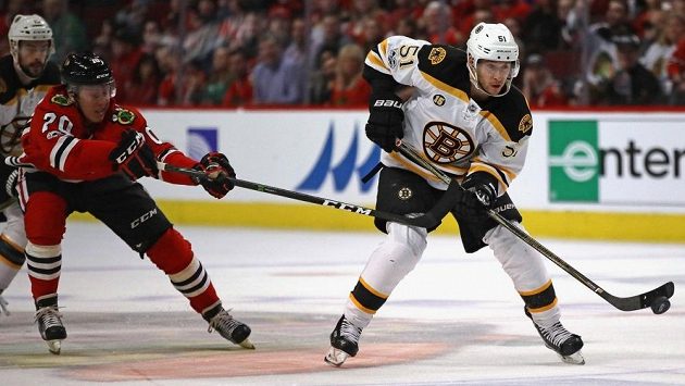 točník Ryan Spooner podepsal roční smlouvu s Bostonem, díky níž si vydělá 2,825 miliónu dolarů točník Ryan Spooner podepsal roční smlouvu s Bostonem, díky níž si vydělá 2,825 miliónu dolarů