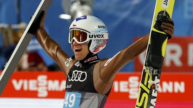 Polák Kamil Stoch na snímku z Turné. Polák Kamil Stoch na snímku z Turné.