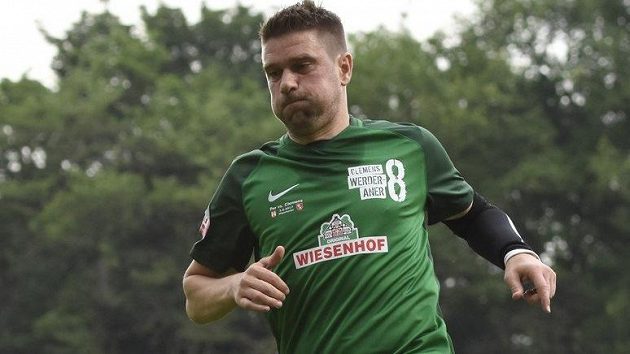 Bývalý chorvatský reprezentant Ivan Klasnič uvažuje o návratu k fotbalu, i když je po třetí transplantaci ledviny. Bývalý chorvatský reprezentant Ivan Klasnič uvažuje o návratu k fotbalu, i když je po třetí transplantaci ledviny.