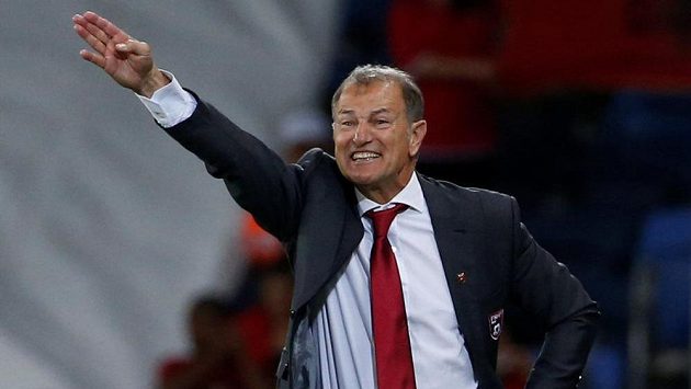 Trenér Gianni De Biasi skončí na podzim na lavičce fotbalistů Albánie. Trenér Gianni De Biasi skončí na podzim na lavičce fotbalistů Albánie.