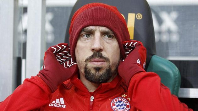 Záložníka Bayernu Mnichov Francka Ribéryho čeká další dvouměsíční pauza. Záložníka Bayernu Mnichov Francka Ribéryho čeká další dvouměsíční pauza.