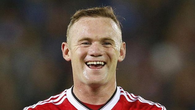 Spokojený Wayne Rooney během zápasu v Bruggách. Spokojený Wayne Rooney během zápasu v Bruggách.