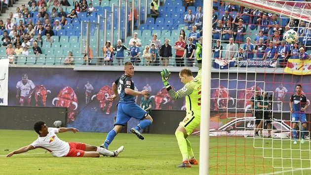 Na tenhle moment bude Pavel Kadeřábek vzpomínat navždy. Proti Lipsku dal svůj premiérový gól v bundeslize. Na tenhle moment bude Pavel Kadeřábek vzpomínat navždy. Proti Lipsku dal svůj premiérový gól v bundeslize.