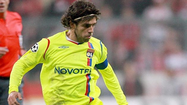 Brazilský fotbalista Juninho. Brazilský fotbalista Juninho.