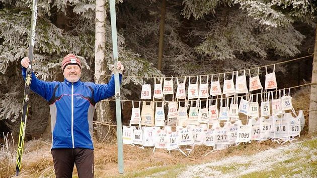 Ladislav Míka a jeho jedinečná sbírka startovních čísel z Jizerské padesátky. Ladislav Míka a jeho jedinečná sbírka startovních čísel z Jizerské padesátky.
